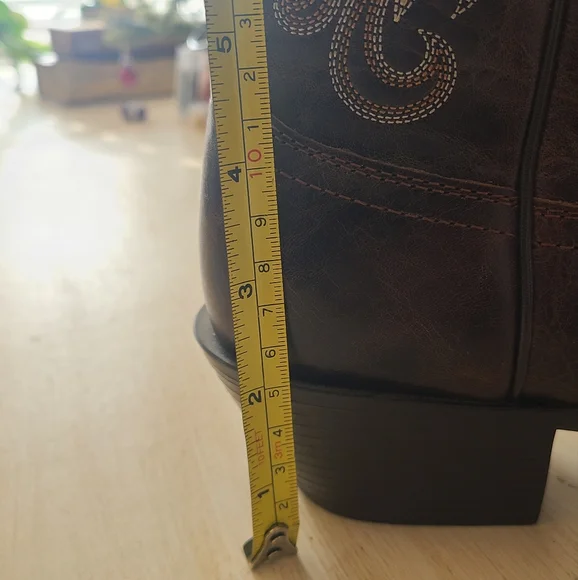 *Brand New* Ariat Cowboy Boots - Picture 4 of 8